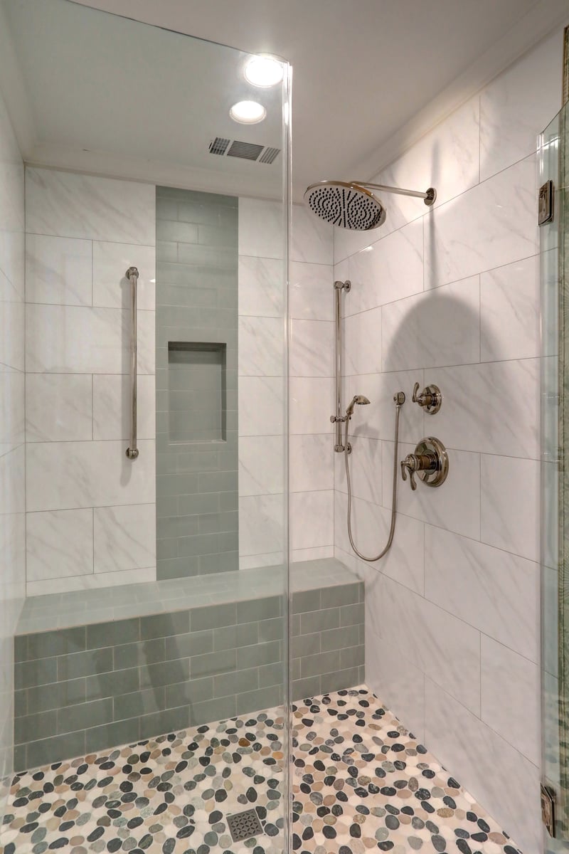 Modern shower with bench